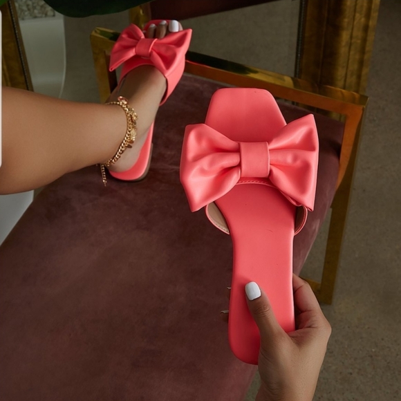 Shoes - 👄Just In 👄 Bella Bow Coral color
